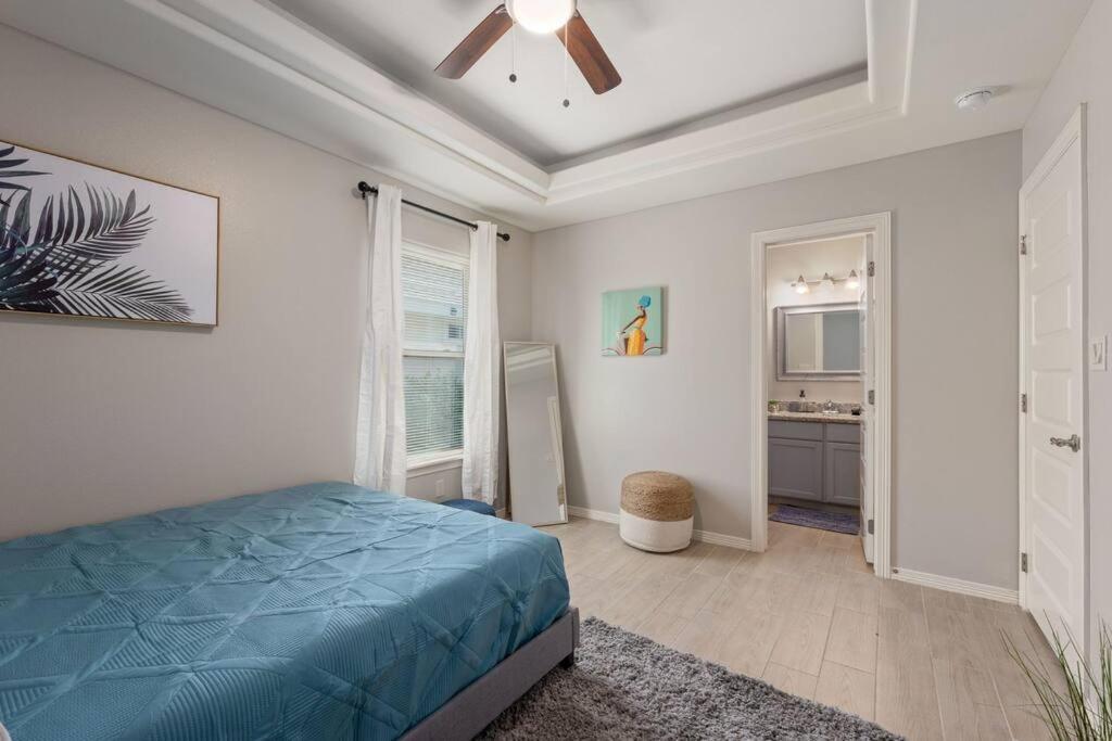 Cozy 3 Bed 2 Bath Apartment, Near Shopping Plazas, Expressway And Free Parking Edinburg Esterno foto