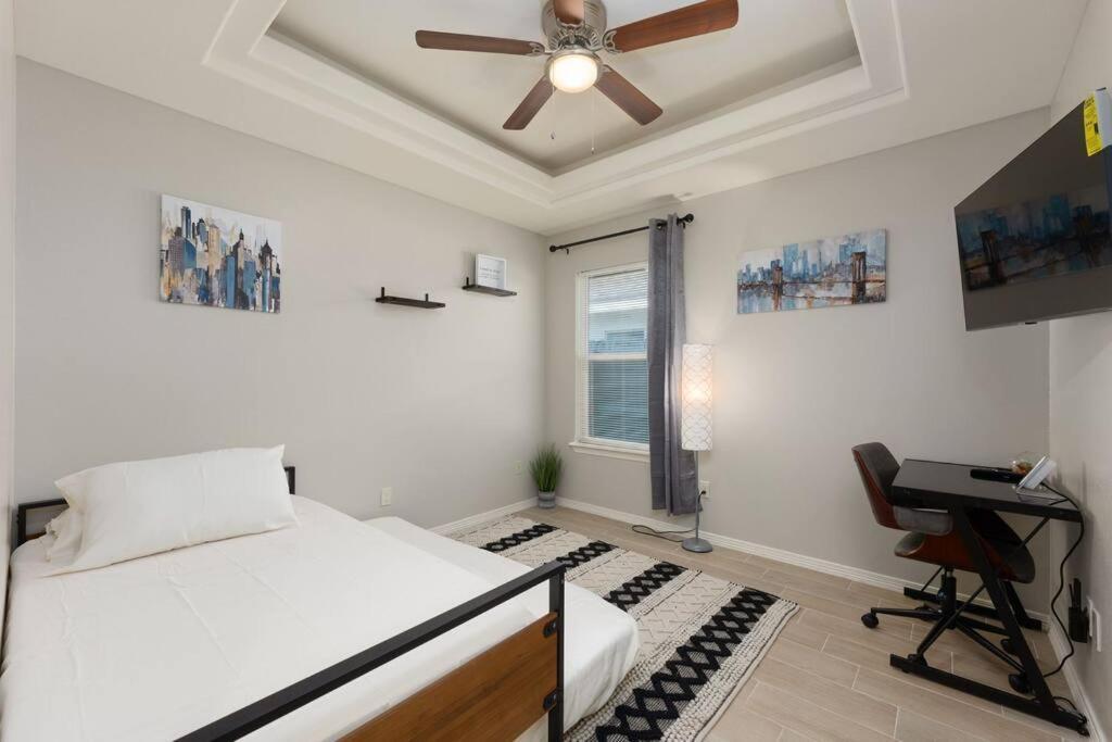 Cozy 3 Bed 2 Bath Apartment, Near Shopping Plazas, Expressway And Free Parking Edinburg Esterno foto